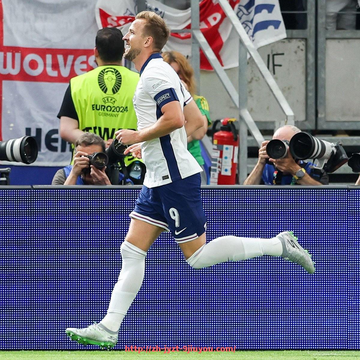 jiuyou九游娱乐-西甲联赛最新赛季球衣样式与设计赏析